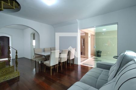 Sala de casa de condomínio para alugar com 4 quartos, 120m² em Taquara, Rio de Janeiro