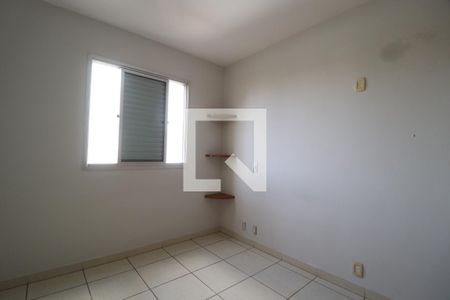 Quarto 2 de apartamento para alugar com 2 quartos, 57m² em Saraiva, Uberlândia