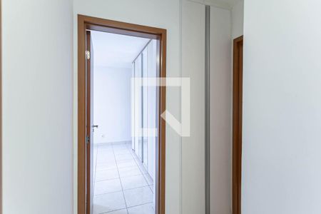Corredor de apartamento para alugar com 3 quartos, 70m² em São Francisco, Belo Horizonte