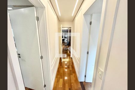 Corredor de apartamento à venda com 3 quartos, 189m² em Santana, São Paulo