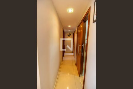 Corredor de apartamento à venda com 3 quartos, 75m² em Fonseca, Niterói