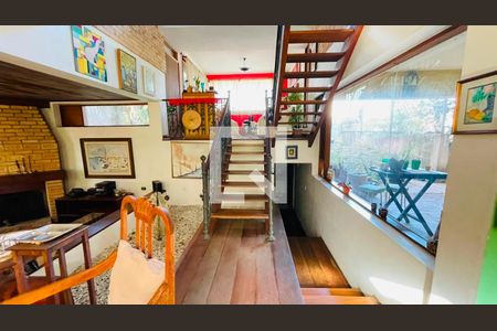 Sala de casa de condomínio para alugar com 5 quartos, 750m² em Granja Viana Ii, Cotia