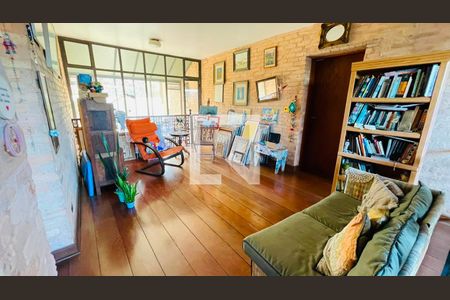 Sala de casa de condomínio para alugar com 5 quartos, 750m² em Granja Viana Ii, Cotia