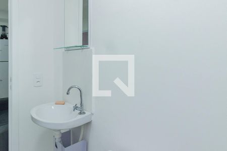 Banheiro de apartamento para alugar com 1 quarto, 28m² em Jardim Jaragua, São Paulo
