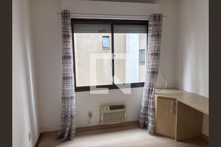 Quarto 1 de apartamento para alugar com 2 quartos, 84m² em Jardim Lindóia, Porto Alegre