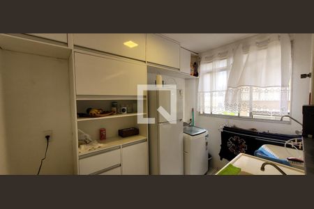Cozinha de apartamento para alugar com 2 quartos, 45m² em São João, Betim