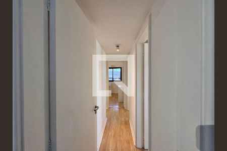 Corredor de apartamento para alugar com 4 quartos, 172m² em Barra da Tijuca, Rio de Janeiro