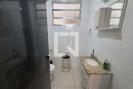 Banheiro de apartamento para alugar com 1 quarto, 50m² em Boqueirão, Praia Grande