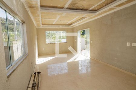 Sala de casa de condomínio para alugar com 2 quartos, 90m² em Guaratiba, Rio de Janeiro