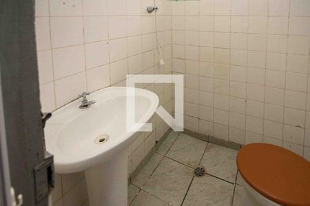 Banheiro de casa para alugar com 1 quarto, 30m² em Vila California, São Paulo
