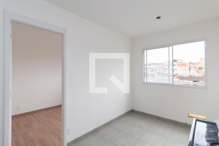 Sala/Cozinha de apartamento para alugar com 2 quartos, 25m² em Guaianases, São Paulo