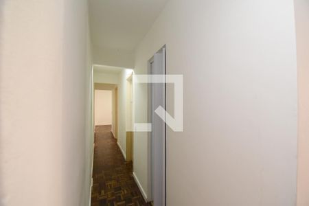 Corredor de apartamento para alugar com 3 quartos, 57m² em Barreirinha, Curitiba