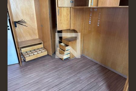 Quarto de apartamento à venda com 2 quartos, 50m² em Jardim Santa Rosa, Taboão da Serra