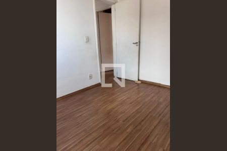 Quarto de apartamento à venda com 2 quartos, 50m² em Jardim Santa Rosa, Taboão da Serra