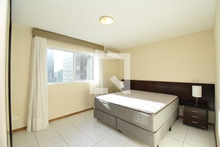 Suíte de apartamento para alugar com 1 quarto, 57m² em Centro, Curitiba