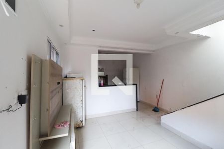 Casa para alugar com 3 quartos, 50m² em Vila Fidalgo, São Paulo
