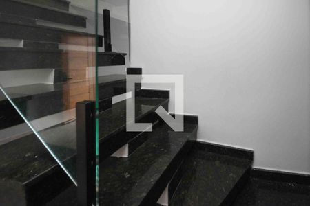 Escada de casa para alugar com 3 quartos, 116m² em Tatuapé, São Paulo
