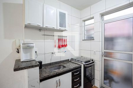 Cozinha de casa de condomínio à venda com 2 quartos, 58m² em Nacional, Contagem