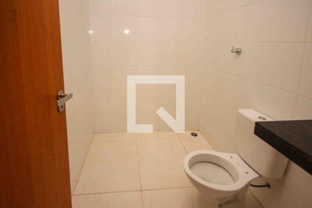 Banheiro da Suite de casa para alugar com 2 quartos, 68m² em Cidade Líder, São Paulo