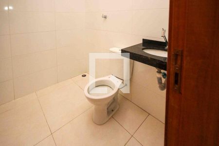 Banheiro da Suite de casa para alugar com 2 quartos, 68m² em Cidade Líder, São Paulo