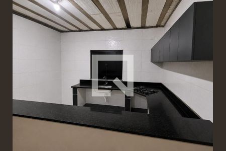 Cozinha de casa para alugar com 1 quarto, 60m² em Jardim Keralux, São Paulo