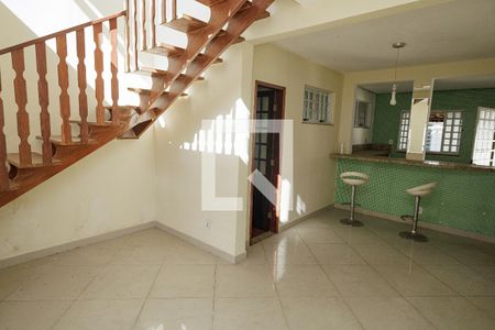 Sala  de casa à venda com 4 quartos, 247m² em Campo Grande, Rio de Janeiro
