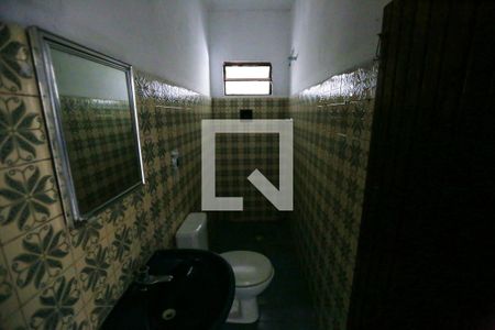 Banheiro de casa para alugar com 1 quarto, 45m² em Vila Zat, São Paulo