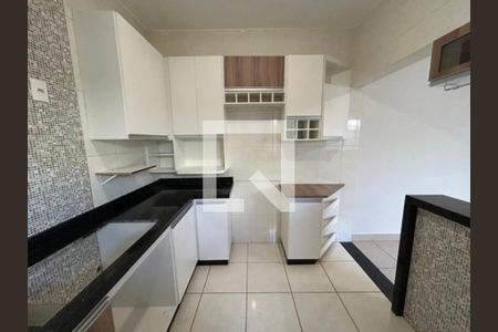 Cozinha de casa para alugar com 3 quartos, 200m² em Laranjeiras, Uberlândia