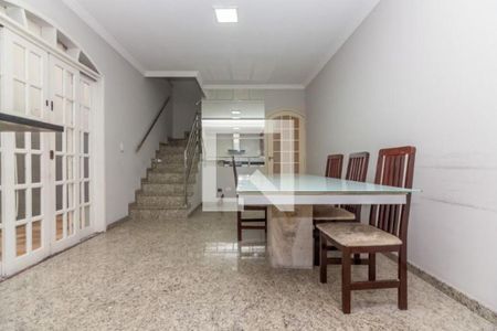 Casa à venda com 3 quartos, 207m² em Jardim Avelino, São Paulo