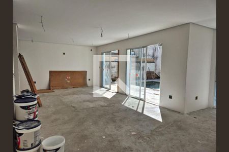 Casa à venda com 5 quartos, 350m² em Alphaville Empresarial, Barueri