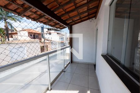 Casa para alugar com 4 quartos, 200m² em Bairro da Glória, Contagem