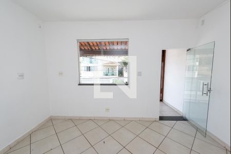 Casa para alugar com 4 quartos, 200m² em Bairro da Glória, Contagem