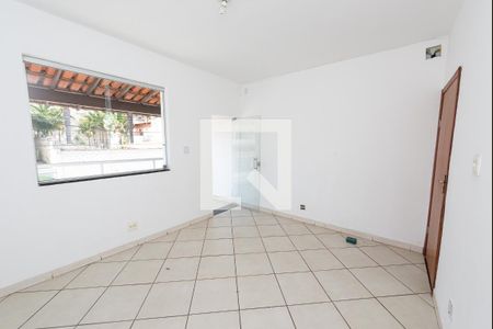 Casa para alugar com 4 quartos, 200m² em Bairro da Glória, Contagem