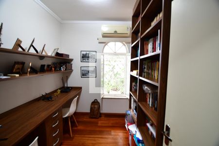 Escritório de casa à venda com 3 quartos, 229m² em Cidade Universitária, Campinas