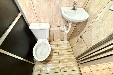 Banheiro de casa para alugar com 1 quarto, 137m² em Vila Yolanda, Ferraz de Vasconcelos