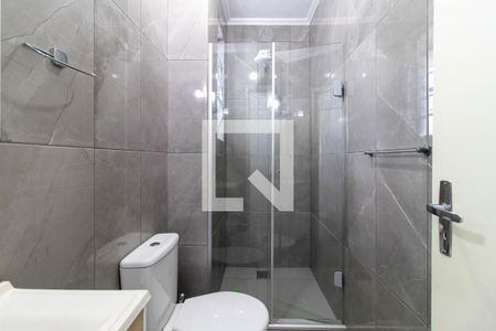 Banheiro de apartamento à venda com 1 quarto, 37m² em Cristal, Porto Alegre