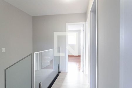 Corredor de casa à venda com 3 quartos, 174m² em Planalto, Belo Horizonte