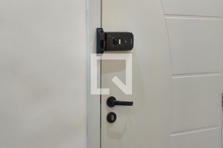 Fechadura eletrônica  de apartamento para alugar com 2 quartos, 61m² em Vila Tupi, Praia Grande