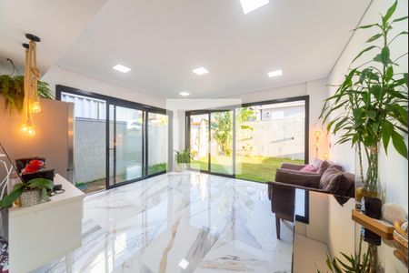 Area de estar de casa de condomínio para alugar com 5 quartos, 300m² em Sítio São José, Viamão