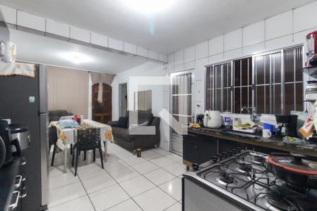 Sala - Cozinha de casa para alugar com 2 quartos, 70m² em Jardim Nélia, São Paulo