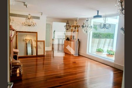 Casa à venda com 5 quartos, 1200m² em Vila Tramontano, São Paulo