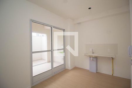 Sala/Cozinha de apartamento à venda com 2 quartos, 28m² em Jardim Jaragua (sao Domingos), São Paulo