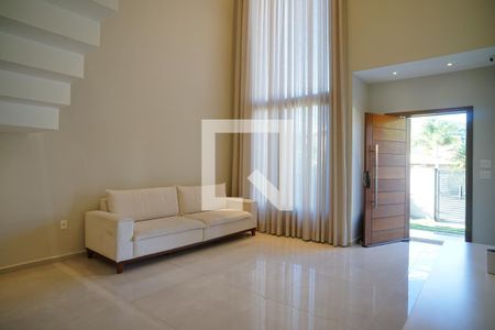 Sala de casa de condomínio para alugar com 4 quartos, 287m² em Centro, Maricá