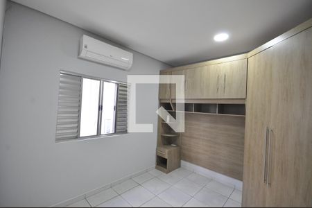 Quarto 1 de casa para alugar com 2 quartos, 70m² em Jardim Modelo, São Paulo