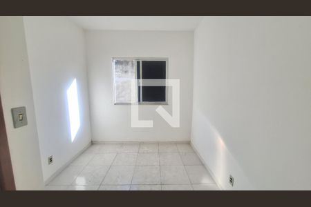 Quarto de casa para alugar com 2 quartos, 80m² em Vila Santa Cruz, Duque de Caxias