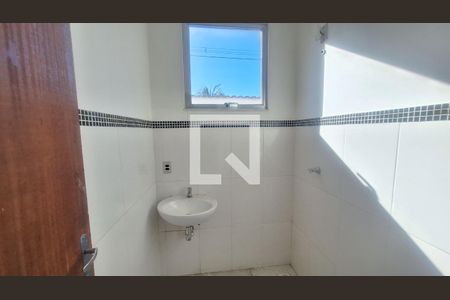 Banheiro de casa para alugar com 2 quartos, 80m² em Vila Santa Cruz, Duque de Caxias