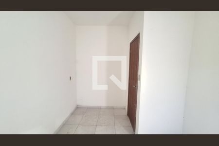 Quarto de casa para alugar com 2 quartos, 80m² em Vila Santa Cruz, Duque de Caxias
