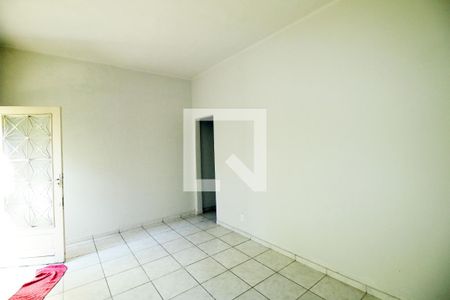Sala de casa para alugar com 1 quarto, 47m² em Parada de Lucas, Rio de Janeiro