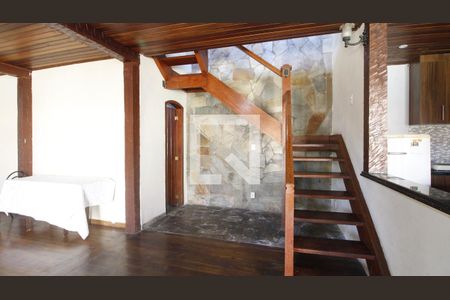 Casa para alugar com 5 quartos, 400m² em Palmeiras, Cabo Frio