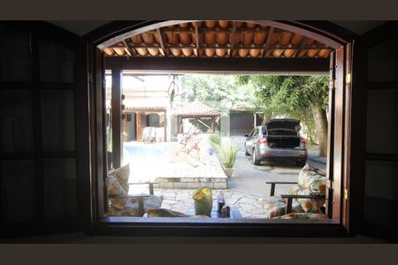 Casa para alugar com 5 quartos, 400m² em Palmeiras, Cabo Frio